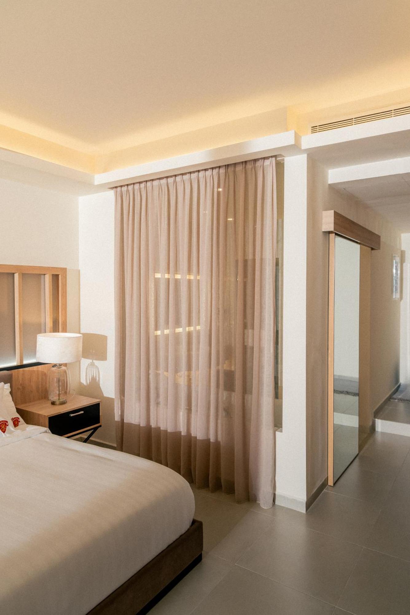 Hotel Saint Georges Beirut Al Marfa' Exterior photo