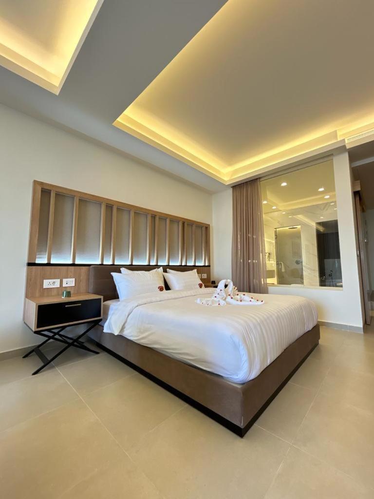Hotel Saint Georges Beirut Al Marfa' Exterior photo